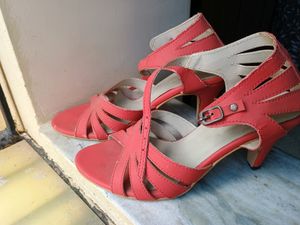 Red Heels 👠