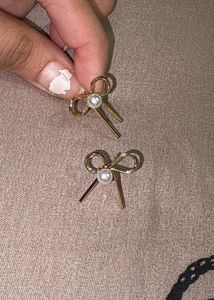 Chic Bow Pearl Earrings
