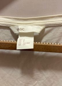 H&amp;m Scoop Neck T-Shirt - Size Small