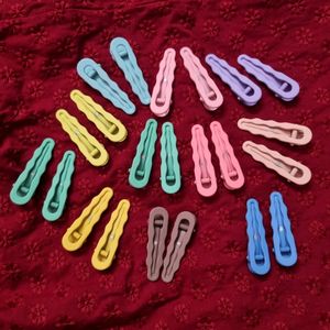 Matte Pastel Wiggly Hair Clips
