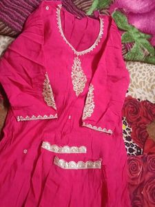 Elegant Pink Kurta with Gold Embroidery