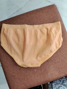 Cute Yellow Daisy Sports Bra