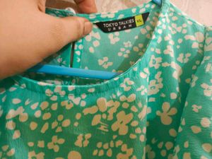 Chic Green Floral Ruffle Dress