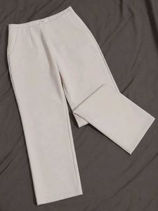✨ Elegant White Straight-Fit Pants ✨