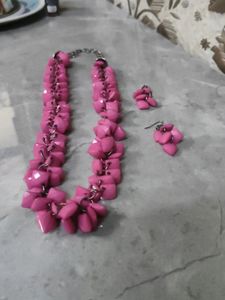Neclace With Earrings