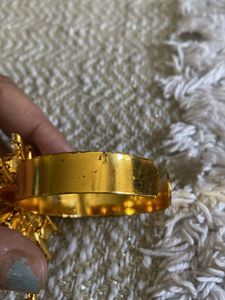 Stunning Statement handcuff