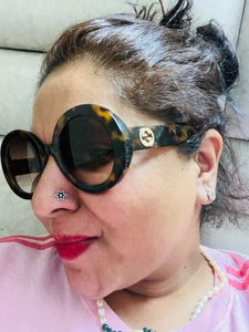 Stylish Tortoiseshell Round Sunglasses