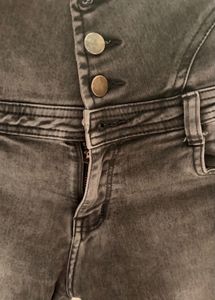 Women's High-Waisted Washed Jeans