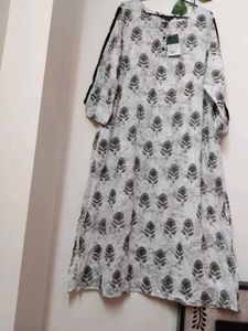 White Floral Printed Kurti / Bust 42,44
