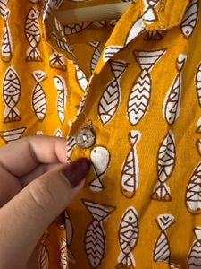 Men's Yellow Fish Print Short Sleeve Shirt