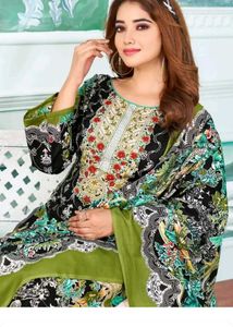 Stylish Printed Pakistani suit