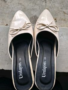 Chic Bow Detail Cream Mules