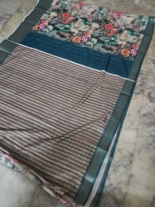 Beautiful Floral Print Saree with Blouse piece