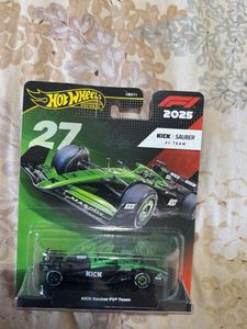 Hot Wheels F1 Premium #27 Kick SAUBER