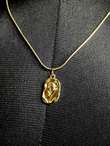 Elegant Gold Tone Rose Pendant Necklace
