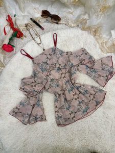 💖Chic Floral Cold Shoulder Bell Sleeve Top💖