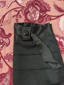 Chic Black Tiered Pencil Skirt