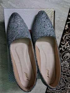 Sparkling Grey Pointed-Toe heel