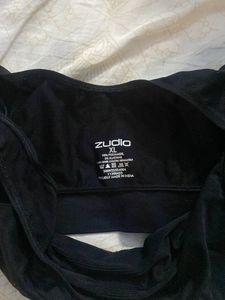 black sports bra