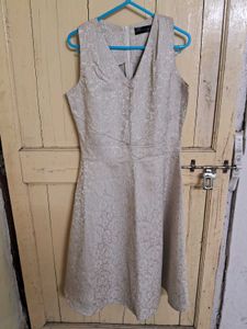 Elegant Textured V-Neck Sleeveless Dress