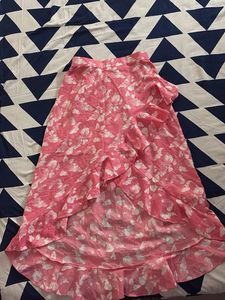 Chic Pink Floral Ruffle Skirt