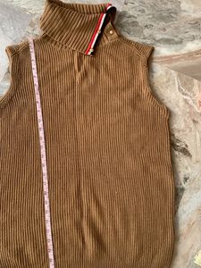 Brown Ribbed Turtleneck Sleeveless Sweater