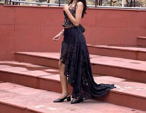 Elegant Black Lace Asymmetrical skirt with zip