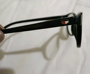 Stylish Black Cat-Eye Glasses