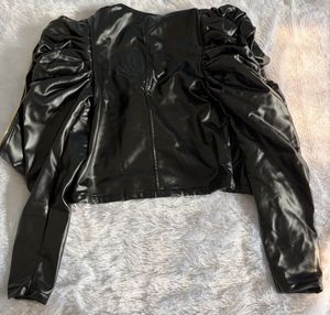 Chic Black Faux Leather Jacket with Puffed Sleeves