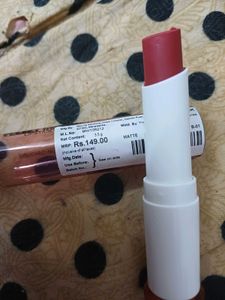 Lipstick Swatch &amp; Tube