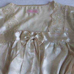 Elegant vintage Satin top✨️✨️