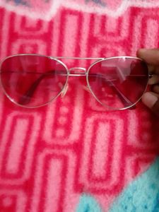 Stylish Aviator Sunglasses with Pink Lenses