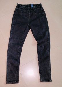 Women Black Skinny Fit jeans