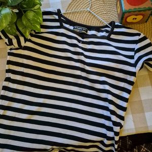 Classic Black &amp; White Sweet Heart Neck Striped Top