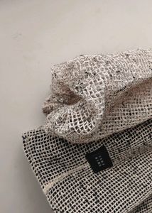 Grid knit Puff-sleeve top