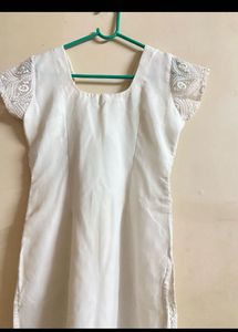 Elegant White Chikankari Kurta