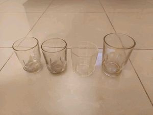 Used Four Pieces Glasses And Two Glass Tea Cups