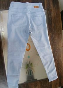 Light Wash High-Waisted Skinny Jeans😍👌