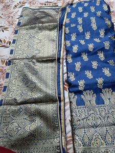 Elegant Blue Embroidered sunt