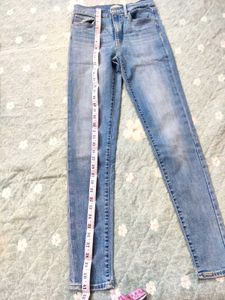 Levi's Skinny Light Wash Denim Jeans 👖
