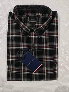 Tommy Hilfiger Plaid Button-Down Shirt