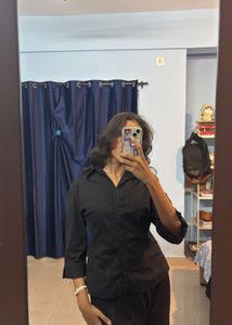 fitted Black shirt