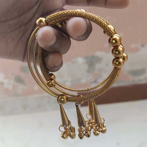 GOLDEN METAL LATKAN BANGLES WITH GHUNGROO 2