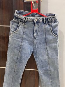 Stylish DESTIN Denim jeans 💙