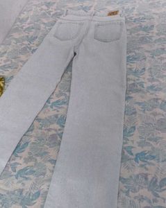 ✨✨Light Wash Wide Leg Jeans✨✨
