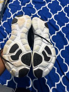 Under Armour Running Shoes ( Fix price )