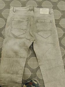 Men's Grey Washed Jeans