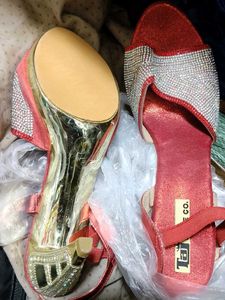 Sparkling Red Strappy Sandals 👠👠