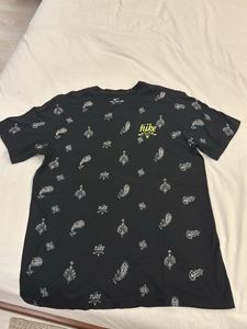 Nike Graphic Tee