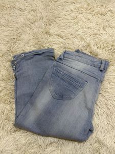 Light Wash Denim Capri